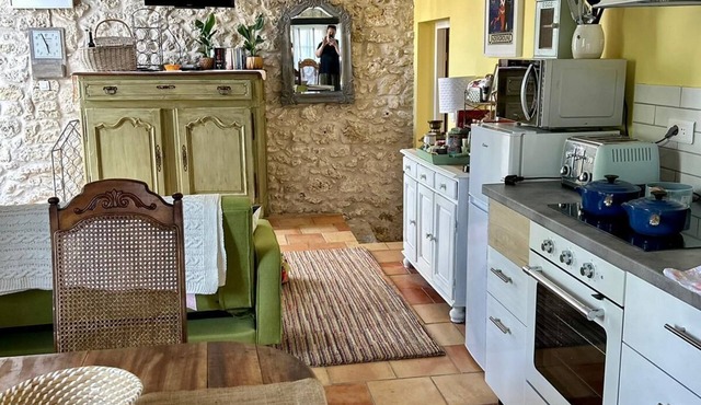 Beautiful one bedroom cottage with pool.