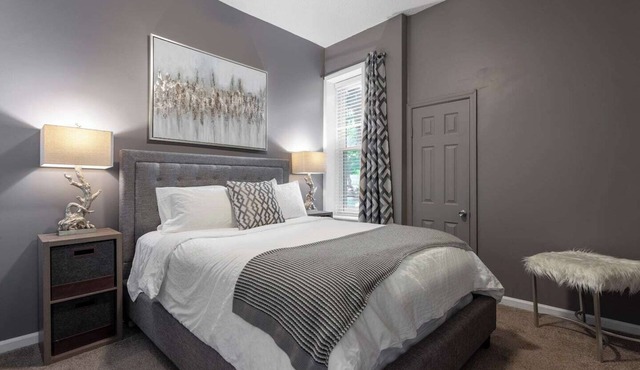 Beautiful One Bedroom With King Bed | 07