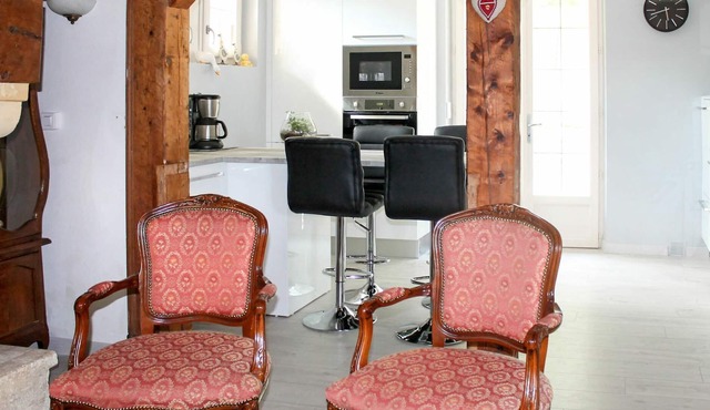 Beautiful private villa for 6 guests with private pool, WIFI, TV, terrace and parking