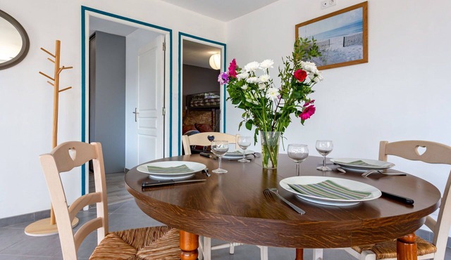 Beautiful private villa for 4 guests with TV and terrace