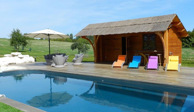 Beautiful private villa for 8 people with WIFI, private pool, TV and terrace