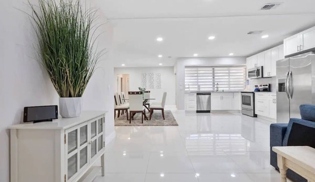 Beautiful & Peaceful 4 Bedroom Home With a Pool