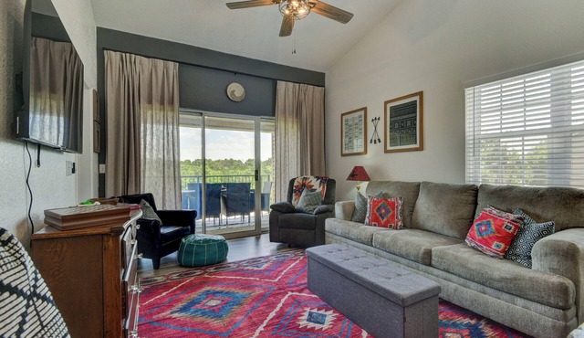 Beautiful & Peaceful updated condo-Holiday Hills Resort Branson-family amenities