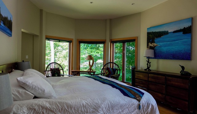 Beautiful Peninsula Lodge