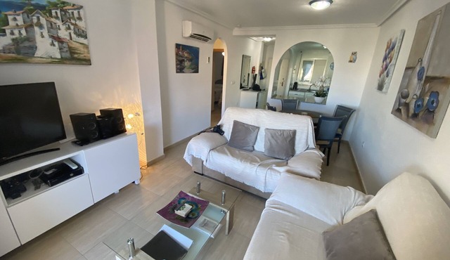 Beautiful Penthouse apartment, Sea View, WiFi, Sky & Smart TV, Pool, Air/C, BBQ,