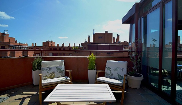 Beautiful penthouse with a large terrace, just 10 mins from Madrid City Center