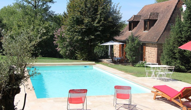 Beautiful Perigordian house for 9 people with heated swimming pool HAUTEFORT