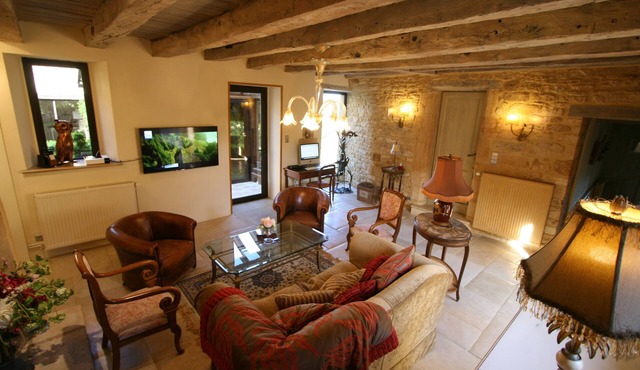 Beautiful Perigourdine house 12 km from Sarlat, Montignac-Lacaux, Les Eyzies