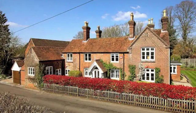 Beautiful Period Country House with Heated Pool