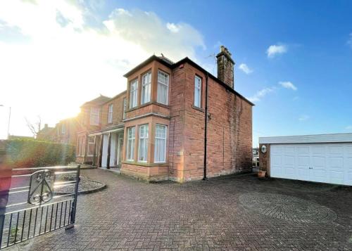 Beautiful Period Property in Central Location - Pass the Keys