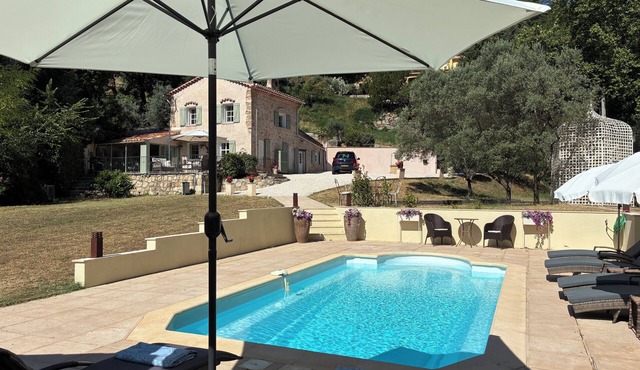 Beautiful period villa with pool and modern amenities. 10 mins walk from village