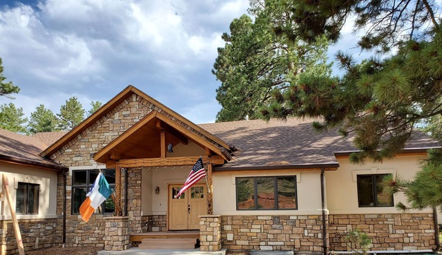Beautiful Perry Park Cabin
