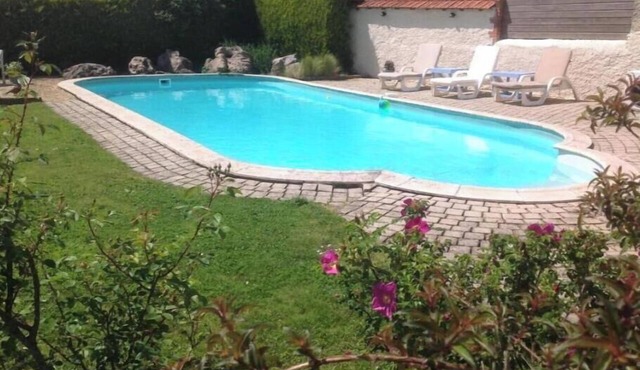 Beautiful pet-friendly converted barn in Loire Valley with private heated pool!