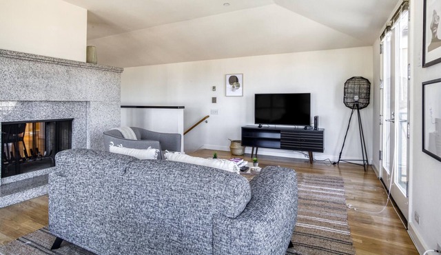 Beautiful Pet-Friendly 2BR in Russian Hill