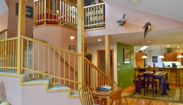 Beautiful, pet friendly and at the foot of Saxon Mountain in Georgetown Colorado