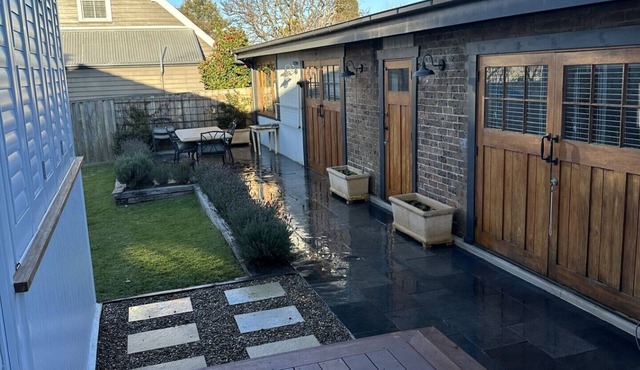 Beautiful pet friendly accommodation in Mittagong's blue ribbon precinct