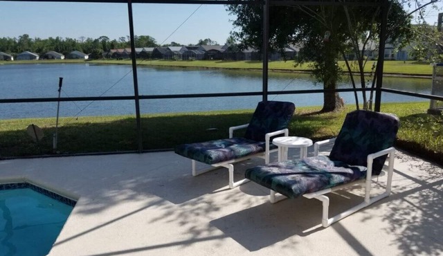 Beautiful Pet Friendly Home with Lake View, 4613