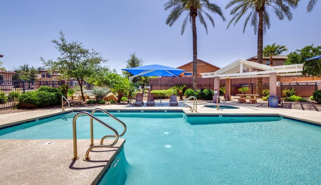 Beautiful Phoenix Home: Private Yard, Pool Access!