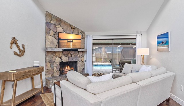 Beautiful Pool Home Close to Beaches, Golf, UTC
