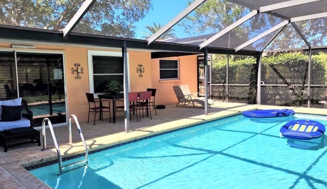 Beautiful Pool Home minutes from Siesta Key