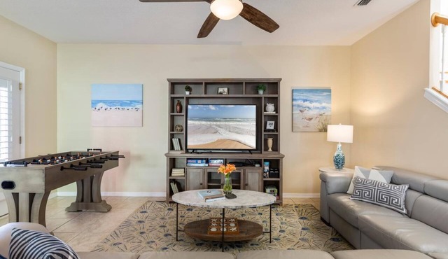 Beautiful Pool Home ~ 4 King En-suite Bedrooms ~ Only 100 steps to the beach!