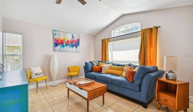Beautiful Pool & King Bed Home/10 Minutes from MCO