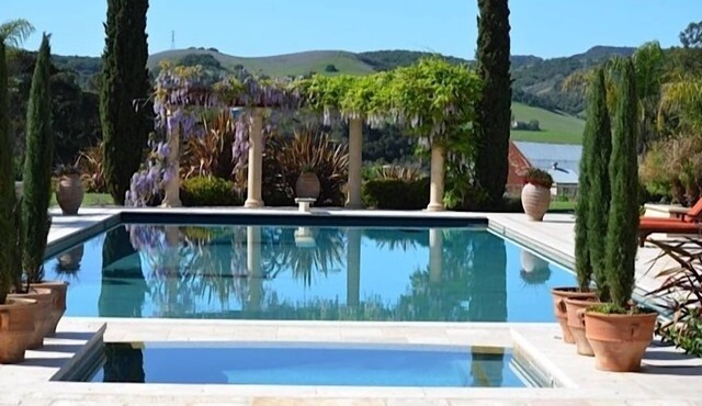 Beautiful Pool Side Tuscany Setting!