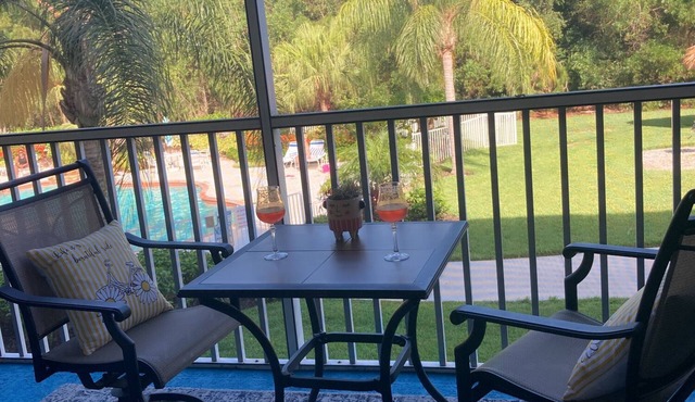 Beautiful Pool View Condo