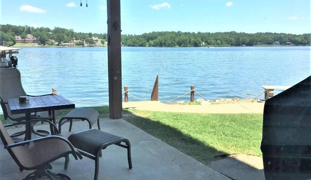 Beautiful Poolside Condo with an Unobstructed Lake View