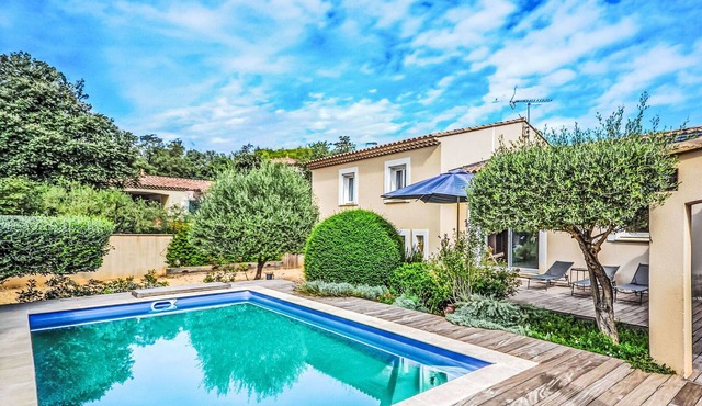 Beautiful private villa for 8 people with private pool, A/C, WIFI, TV, patio and pets allowed