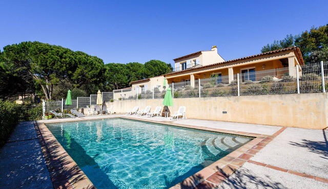 Beautiful private villa for 6 people with WIFI, A/C, private pool, TV, terrace and pets allowed