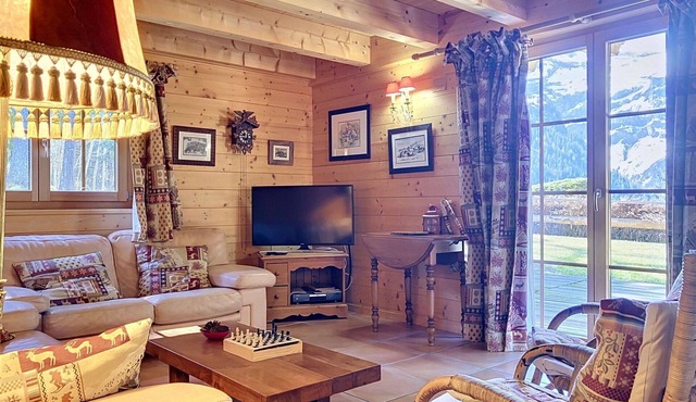 Beautiful private villa for 10 people with WIFI, TV and terrace