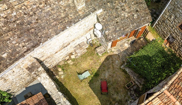 Beautiful private villa for 3 people with A/C, TV and terrace