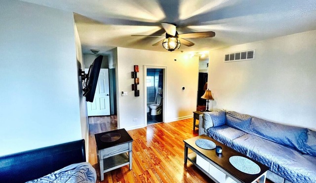 Beautiful & Private, 1bdrm, 1bath washer & dryer in unit. Free Private Parking