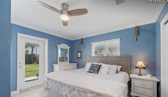 Beautiful, Private Beach House - 1 Block To The Beach - AC 3 Bedroom - Sleeps 8