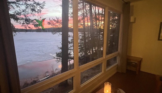 Beautiful private waterfront cottage