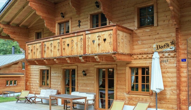 Beautiful private villa for 10 people with WIFI, TV, terrace and parking