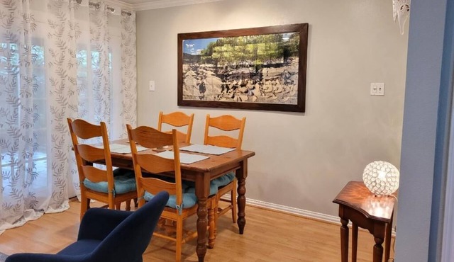 Beautiful private cottage in Greater Heights/Oak Forest 1-bed/1bath