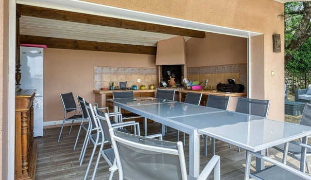 Beautiful private villa for 5 people with private pool, WIFI, A/C, TV and terrace