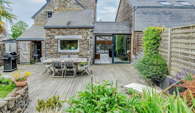 Beautiful private villa for 7 guests with WIFI, TV and parking