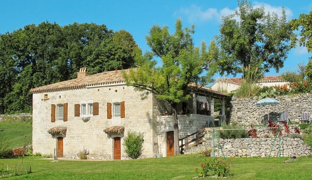 Beautiful private villa for 6 guests with TV, terrace, pets allowed, panoramic view and parking