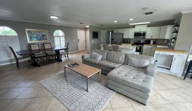 Beautiful Private gated Lakefront estate in Windermere on 2 acres of land!