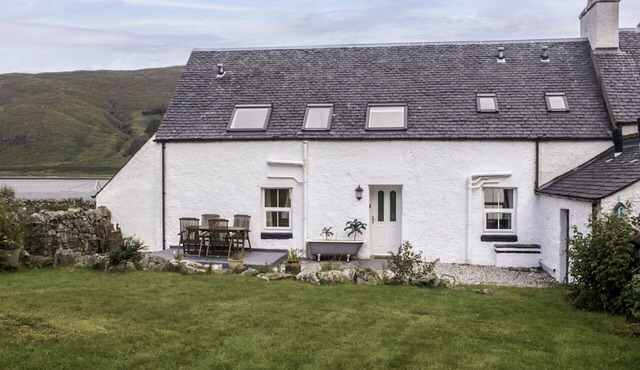 Beautiful private villa for 6 people with WIFI, TV, patio and pets allowed