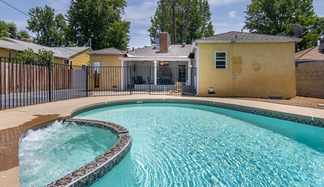 Beautiful private house W/Spa& pool @ heart of LA