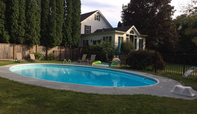 Beautiful Private Home in Historic Hurley with Fireplace