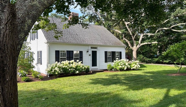 Beautiful Private Home w/Pool & Hot Tub minutes from Harwich Port Beaches