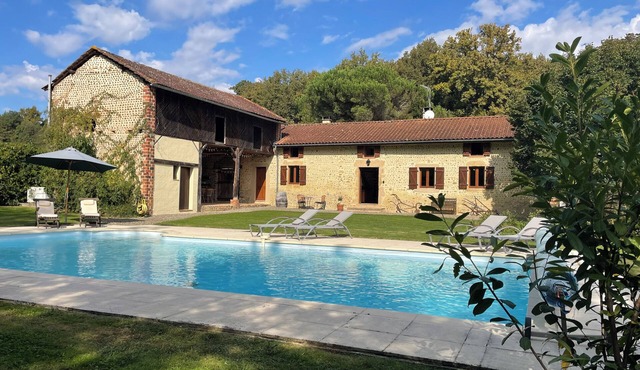 Beautiful, private house with large pool & garden.