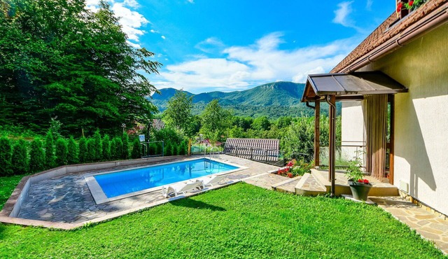 Beautiful private villa for 6 guests with A/C, private pool, WIFI, TV, terrace and panoramic view