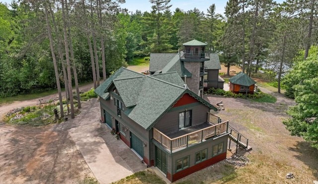 Beautiful private lodge set on 40 acres!