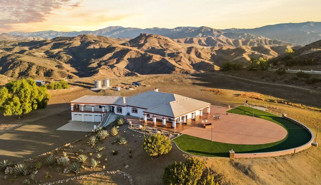 Beautiful private mountain estate on 10 acres